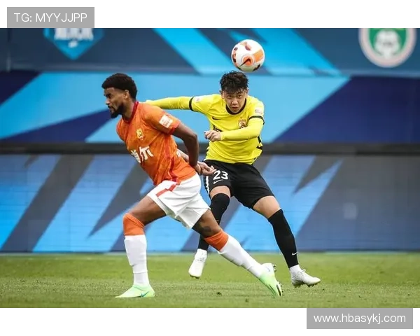 武汉足球队以54分领跑全国锦标赛积分榜展现强劲实力