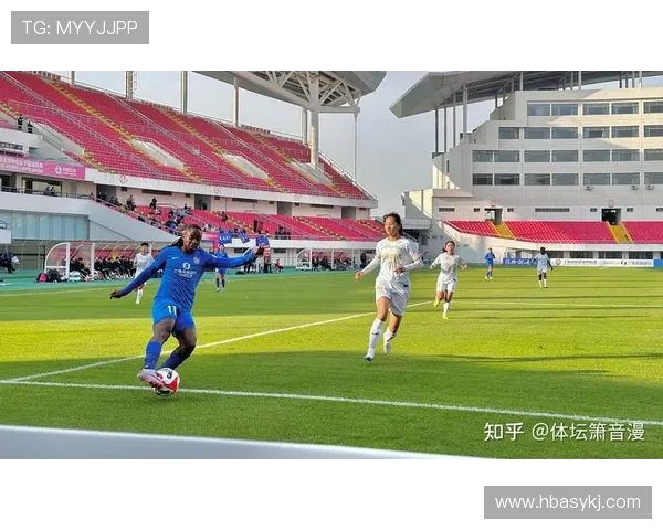 武汉足球队以82分稳居冠军赛积分榜首位，争冠形势一片大好