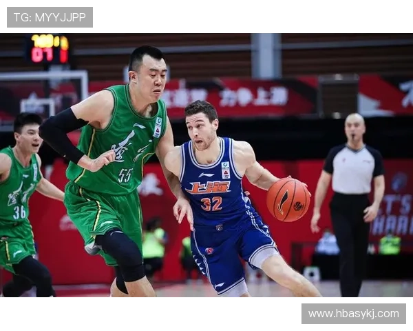 北京篮球队在邀请赛中以55分高居积分榜首位引发关注