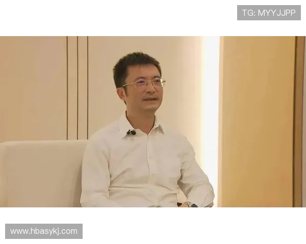 黄伟专访:从青涩少年到网球巨星的奋斗与成长之路 黄伟专访:从青涩少年到网球巨星的奋斗与成长之路