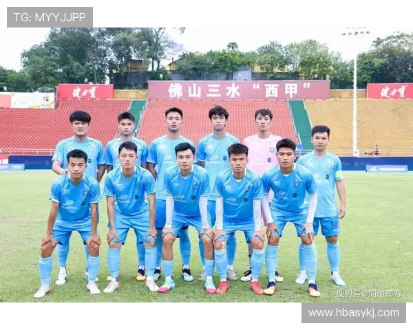 足球明星合影帅照展现球场风采与友谊瞬间的精彩时刻